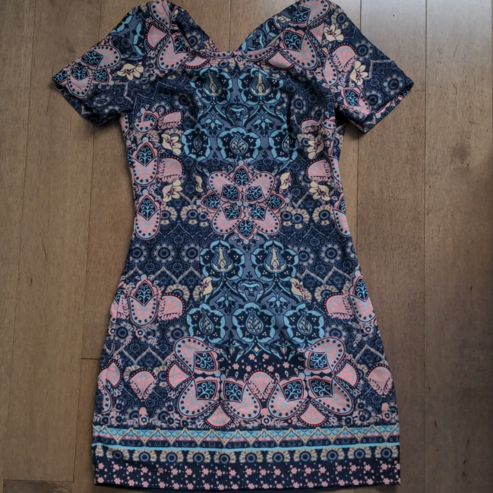 Mini dress with detail on back - Hollister